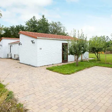 Exquisite Holiday In Zealand With Terrace Сasa de vacaciones Kalundborg