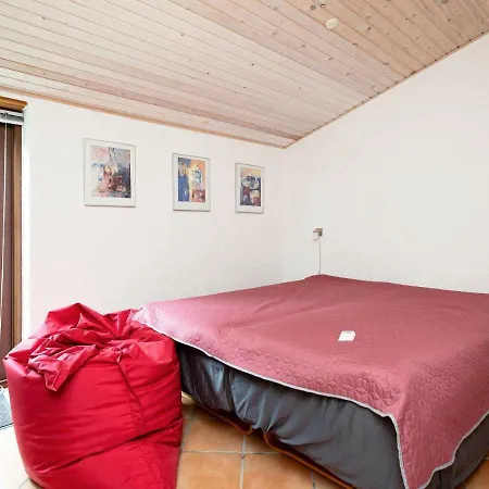 Exquisite Holiday In Zealand With Terrace Сasa de vacaciones Kalundborg