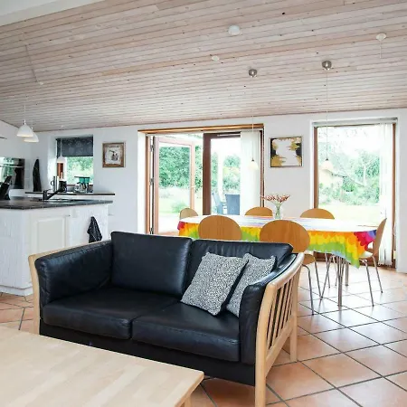 Сasa de vacaciones Exquisite Holiday In Zealand With Terrace Kalundborg